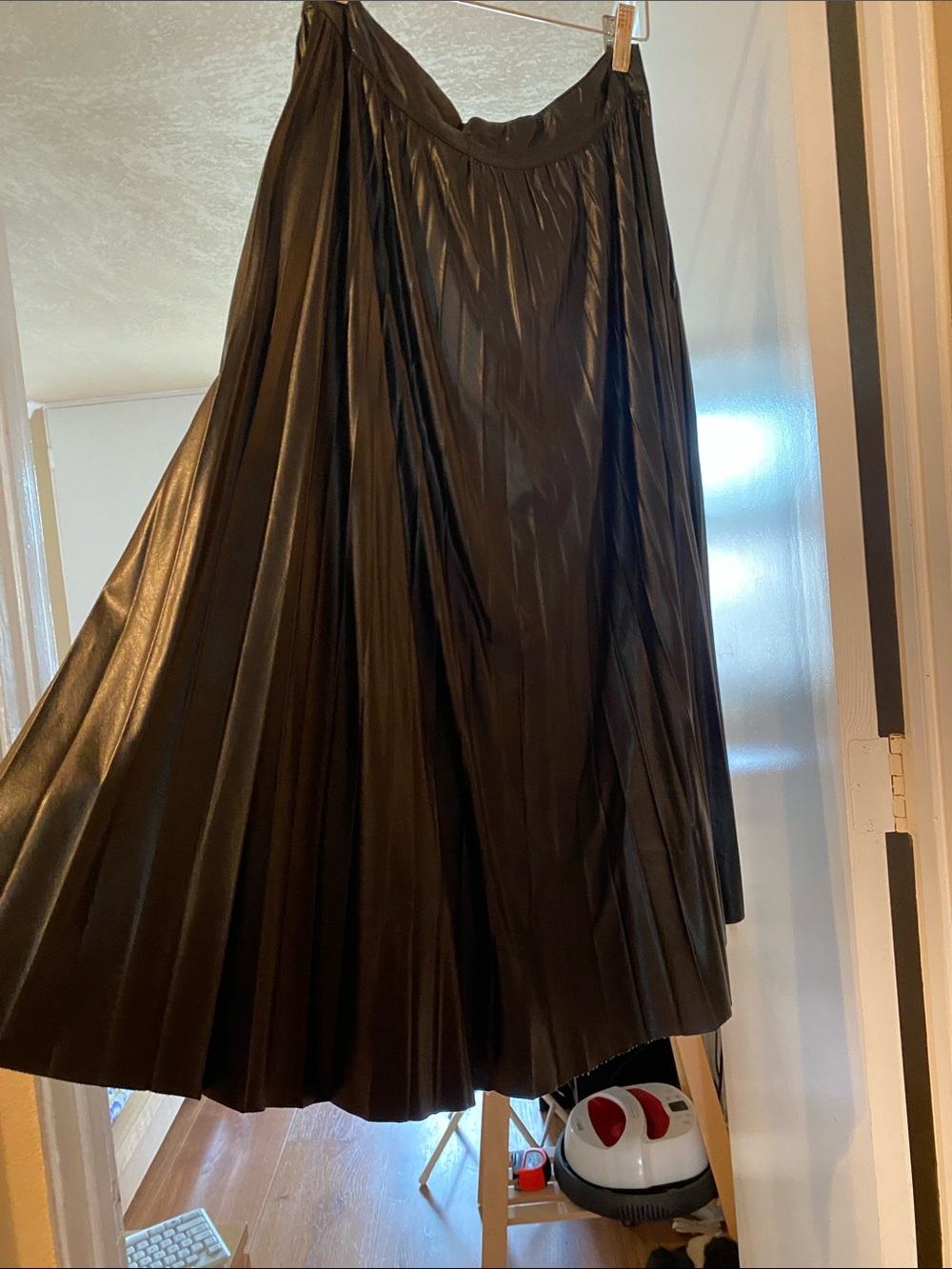 Olivaceous Black Faux-Leather Pleated midi Skirt